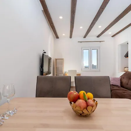 公寓 Lara's House By Interhome *