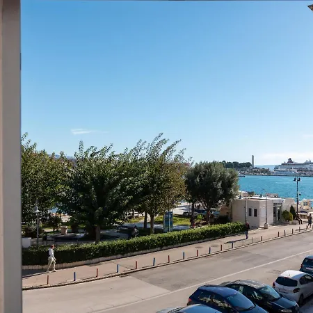 Lara's House By Interhome スプリト