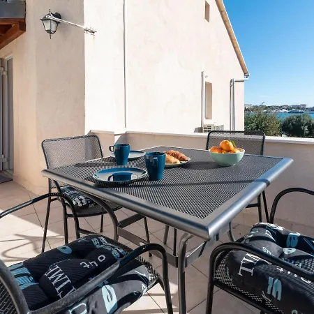 Lara's House By Interhome