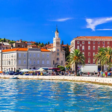 Lara's House By Interhome Spalato