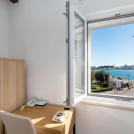 Lara's House By Interhome Split