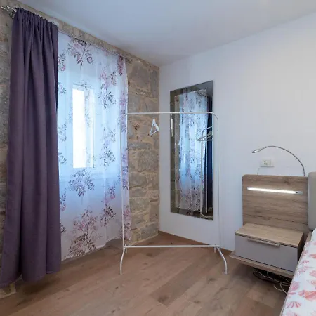 Lara's House By Interhome Apartment