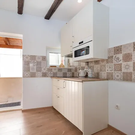 Lara's House By Interhome